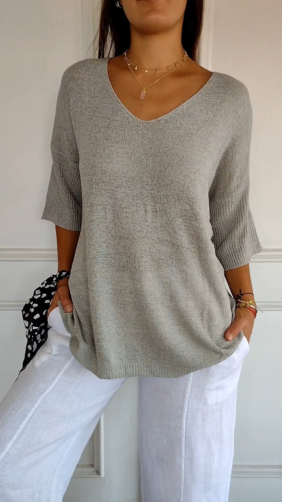 Anna - V-neck knit top