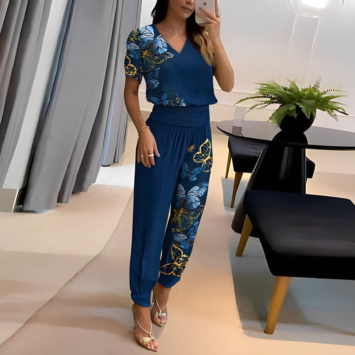 Alexandra - Fashionable outfit with top and pants.